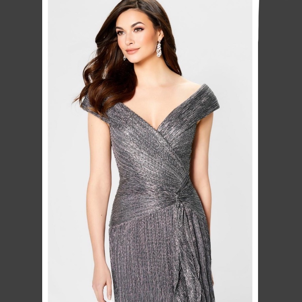 Elegant Mon Cheri Evening Gown! - Picture 4 of 7